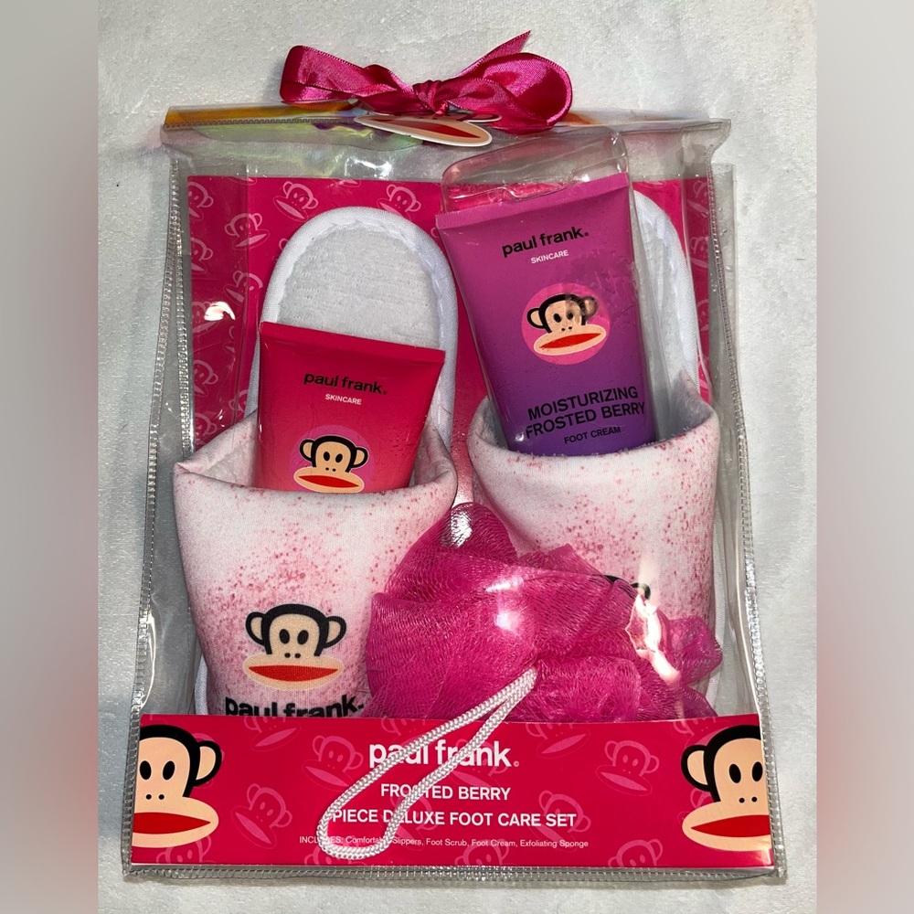 New! Paul Frank 4 Piece Deluxe Foot Care Set, Frosted Berry